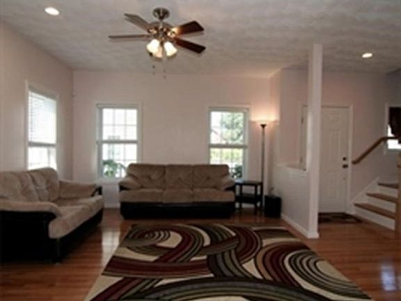 2nd image of 10 Blue Jay Cir #2