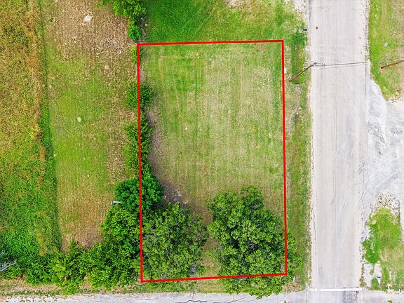 4th image of 404 SE 9th Ave