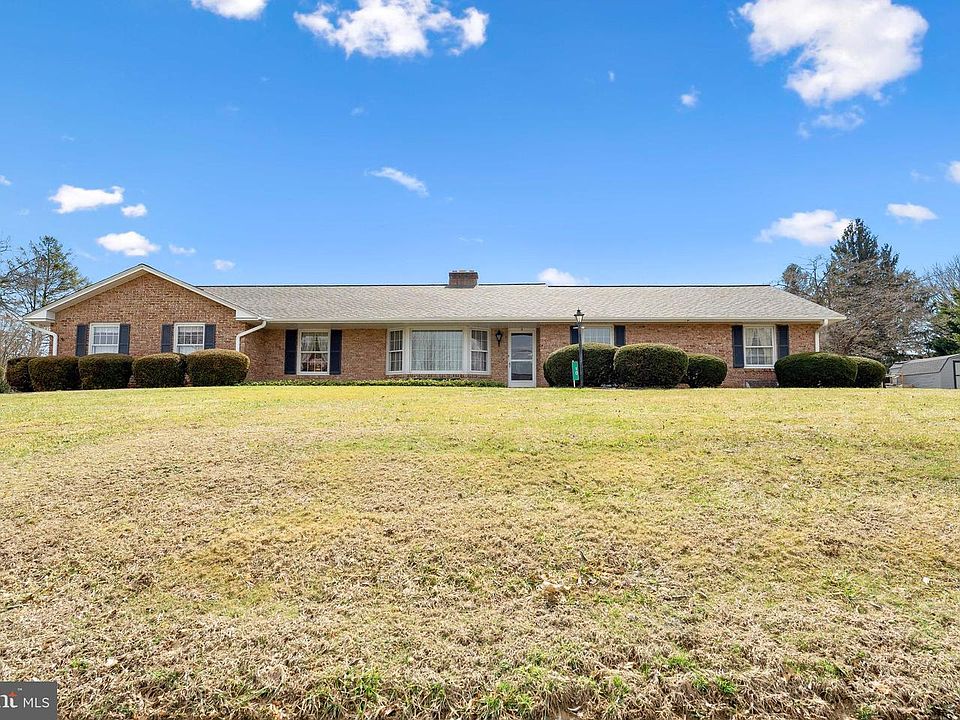 1st image of 10 Pogue Ave