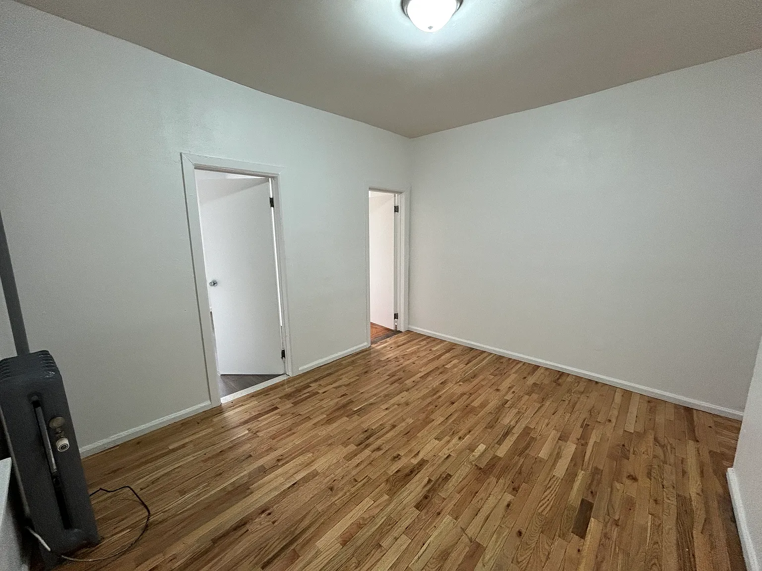 2204 Clarendon Road — Photo 3