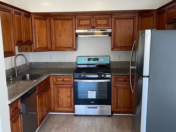 3rd image of 4225 Del Mar Ave APT 215