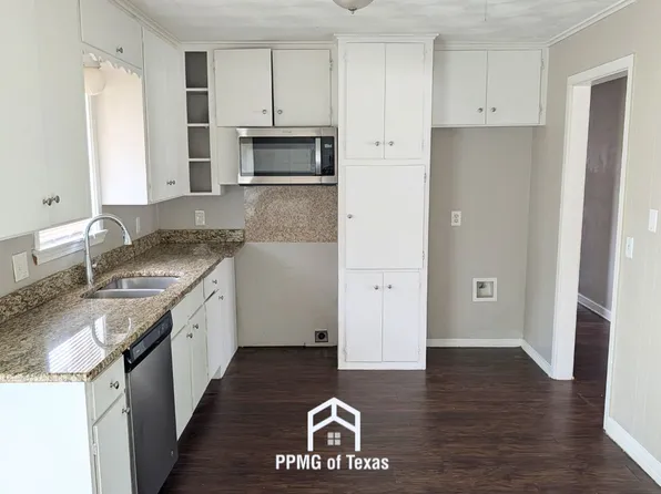 336 SW Dian St, Burleson, TX 76028