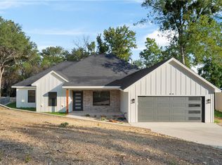 1919 Casa Linda St, Waco, TX 76708