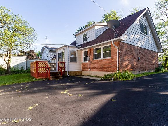 2nd image of 16910 Glen Oaks Ct
