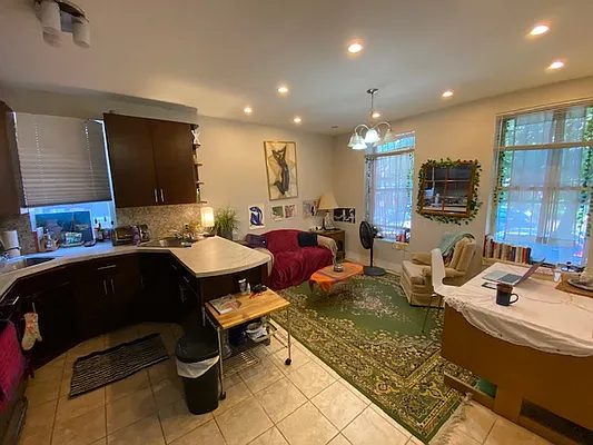 Rented by Mdays Realty | media 6