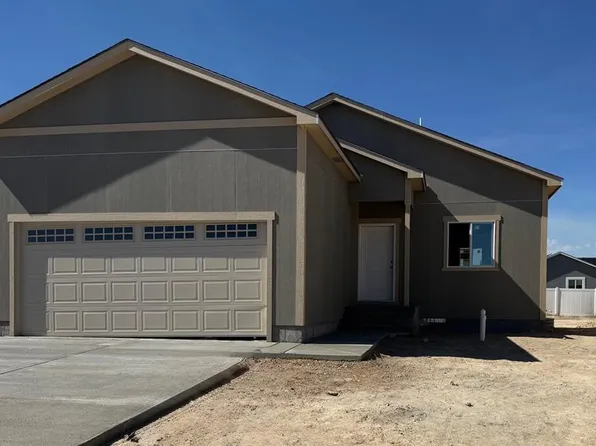 5209 Gannet Ln, Pueblo, CO 81008