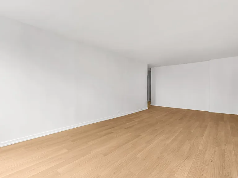124 W 60th St #35A — Photo 5