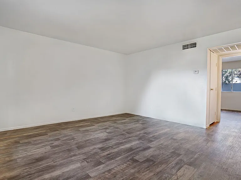 Windrose Villas Apartments — Photo 11