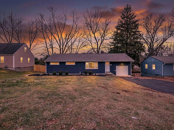 4th image of 115 Hill Rd S