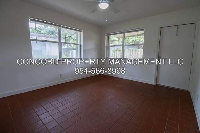 400 SW 8th Ave #8 — Photo 3