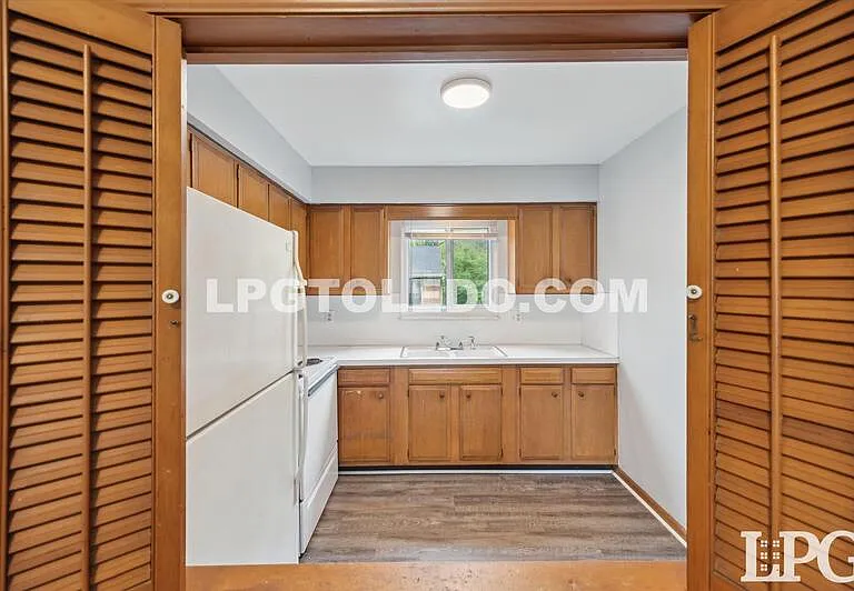3310 Arlington Ave #8 — Photo 7