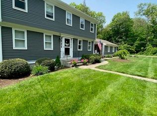 36 Larchwood Dr, Cumberland, RI 02864