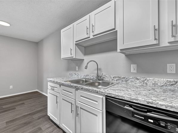 fayetteville-arkansas-448576526 picture