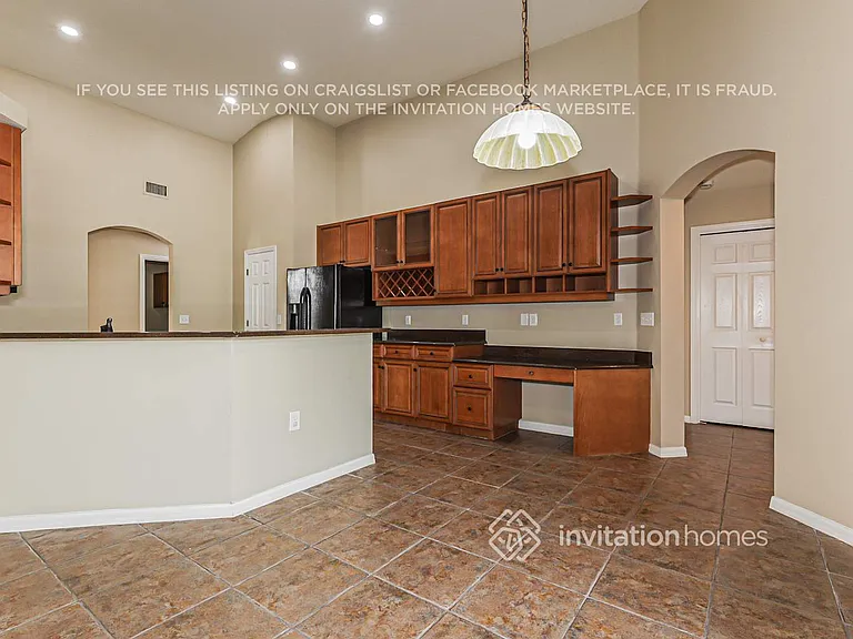 2313 Nesslewood Dr — Photo 6
