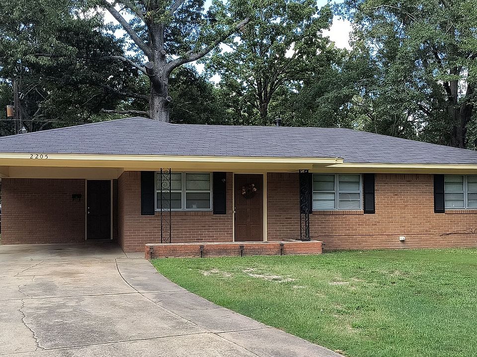 1st image of 2205 W 37th Ave