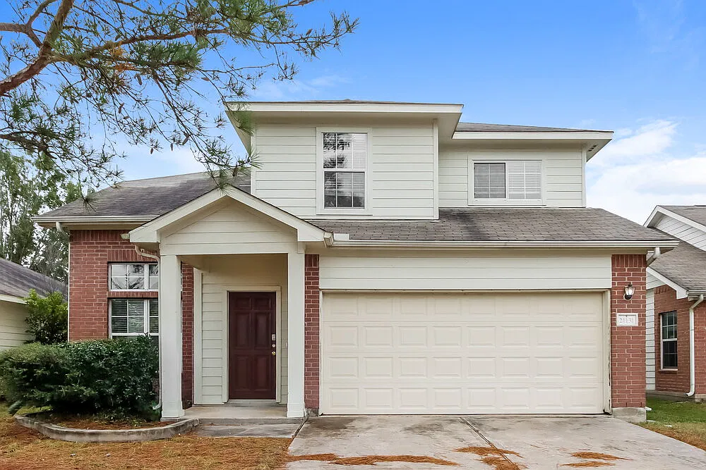 3 bed, 2.5 bath, 2258 sqft, $2,085 — Photo 1