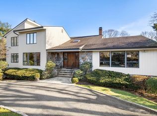 18 Fairway Dr, Mamaroneck, NY 10543