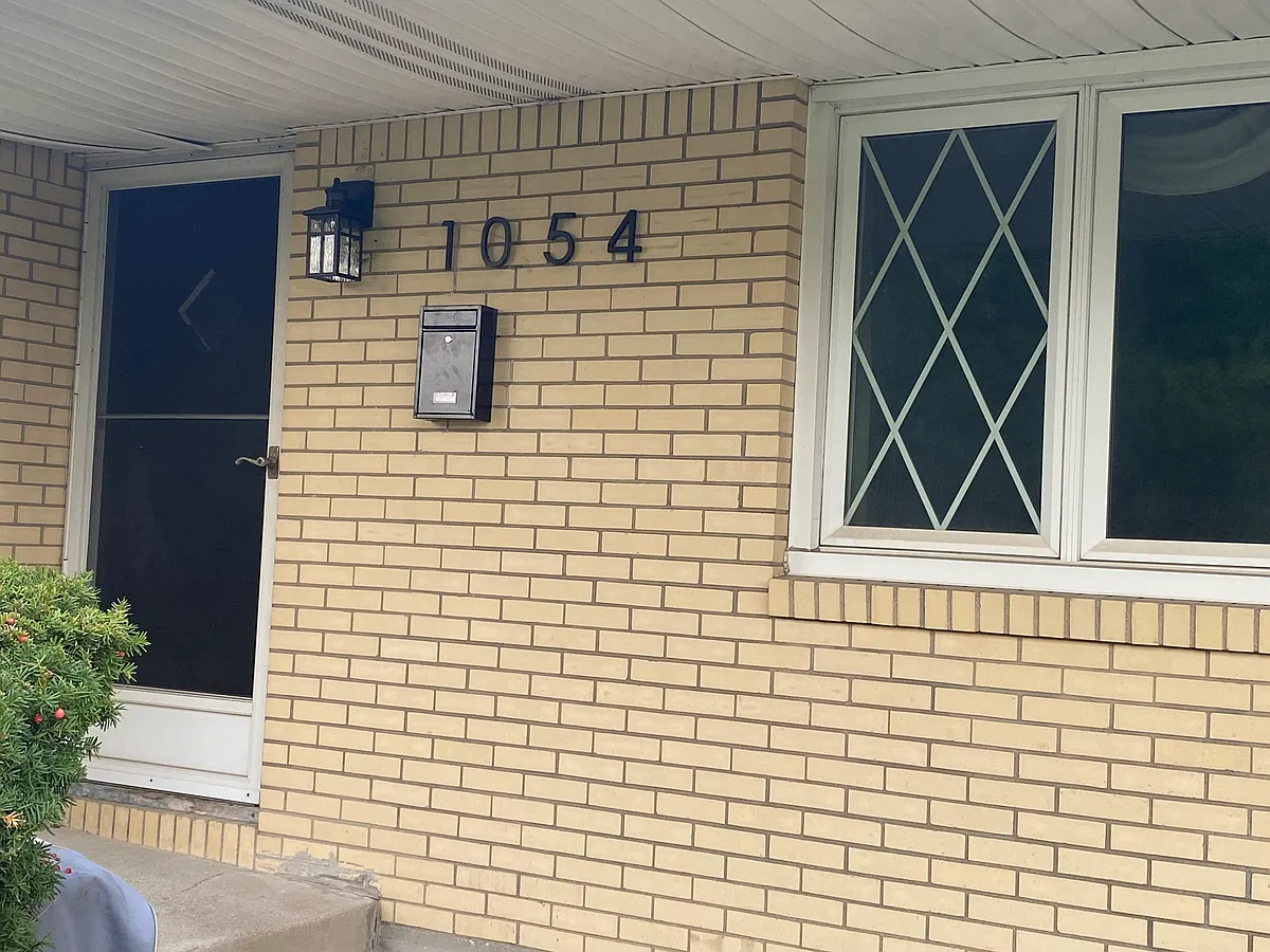 Building Photo - 1054 Woodstock Ave