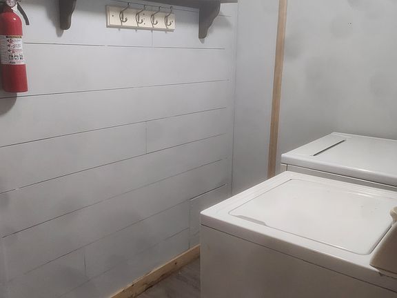 4th image of 128 Jones St