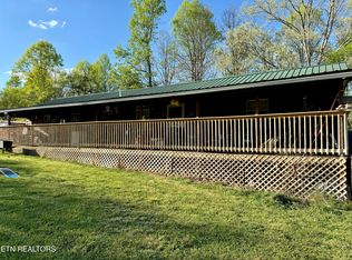 175 Woodfield Ln, La Follette, TN 37766