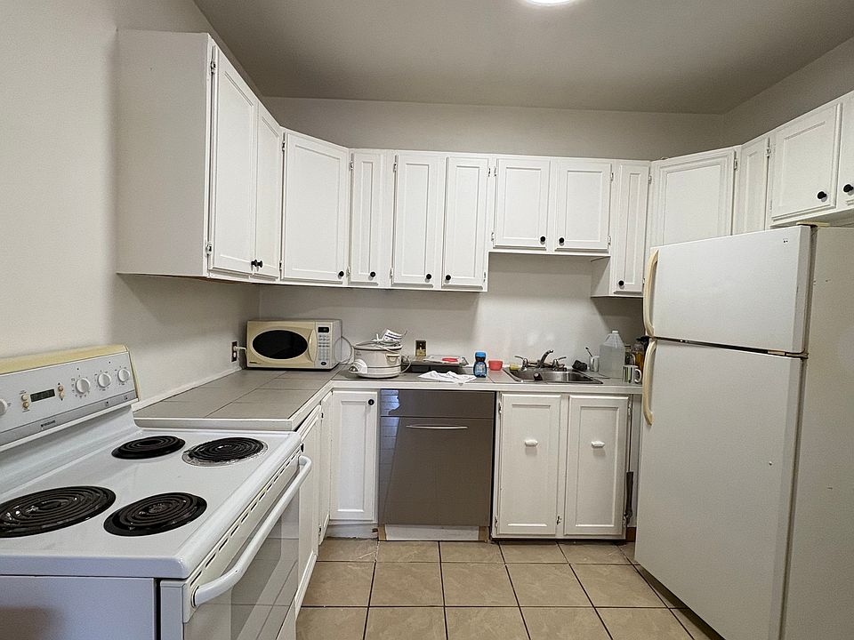 1st image of 890 Home St
