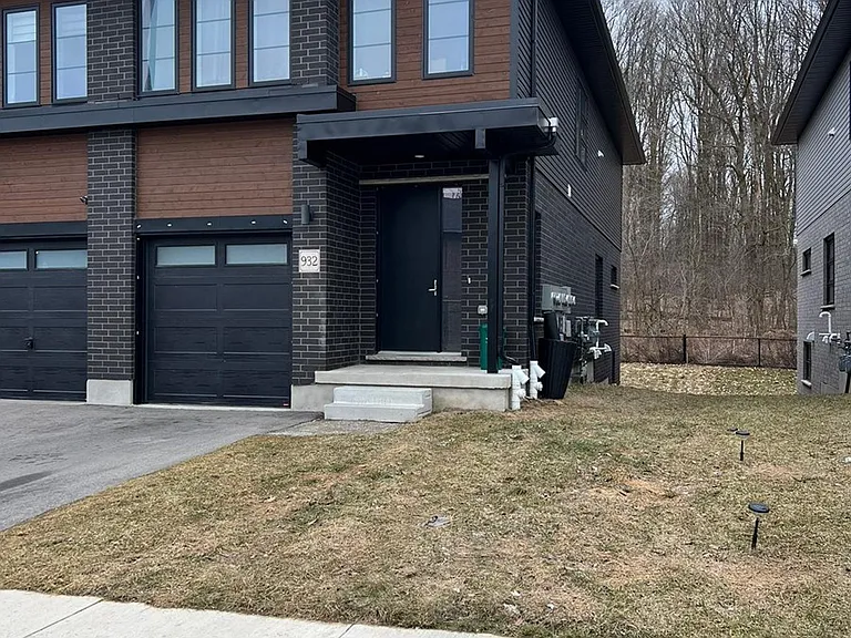 932 Robert Ferrie Dr — Photo 17