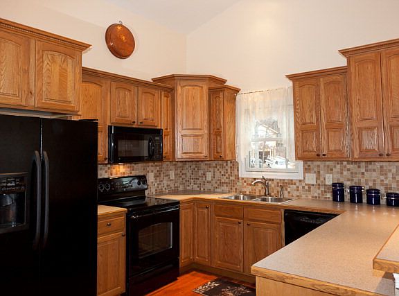 3rd image of 266 Grouse Dr