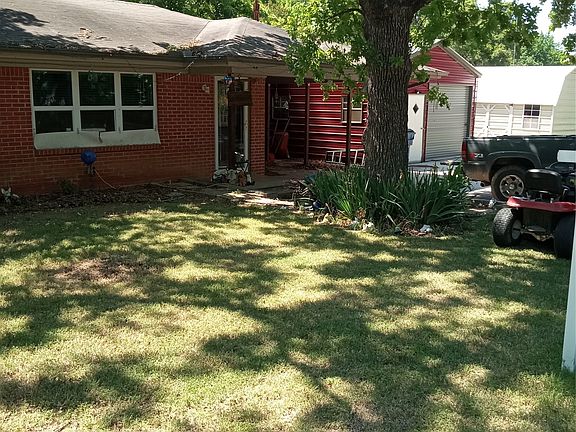 4th image of 1005 Gary St