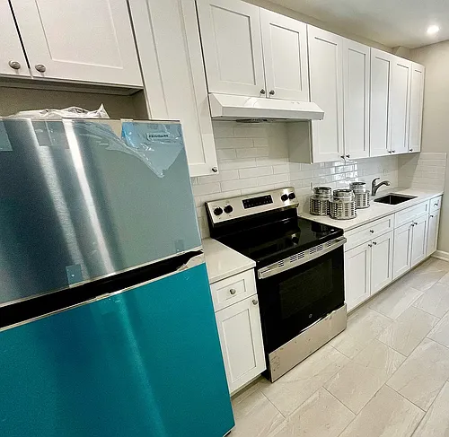 77-32 74th St #2R Photo 1