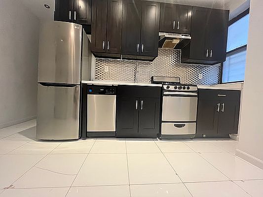 1st image of 310 Manhattan Ave #31