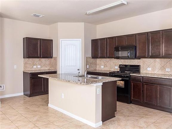 3rd image of 1703 Deodara Dr