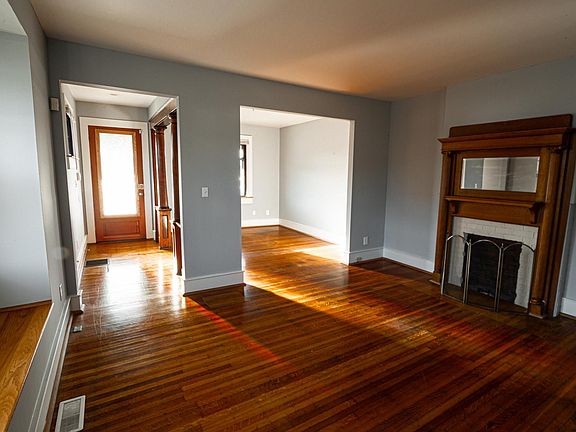5th image of 1004 N College Ave