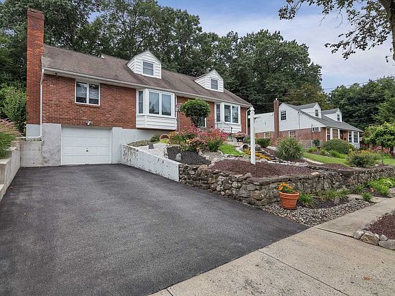 2nd image of 17 Odell St