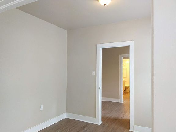 5th image of 840 Steves Ave