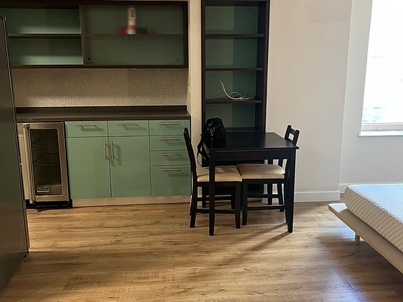 3rd image of 106 Central Park S APT 14J