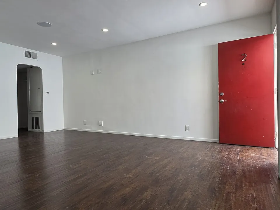5831 Carlton Way #2
