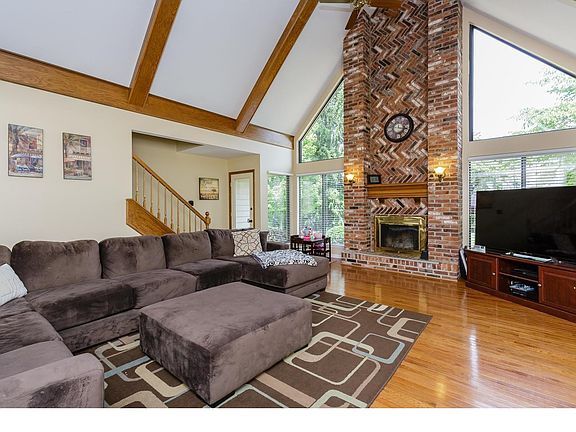 Great Room with Vaulted Ceiling