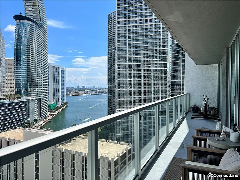 55 SE 6th St #2305 — Photo 1