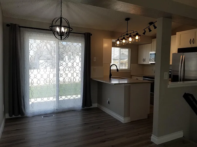 2058 Sumac St — Photo 14
