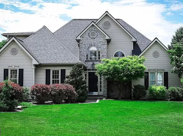 723 Steeplechase Rd, Landisville, PA 17538