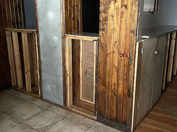 3rd image of 2725 W 3rd St
