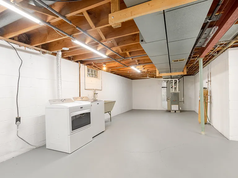 1 Larkspur Ln — Photo 24