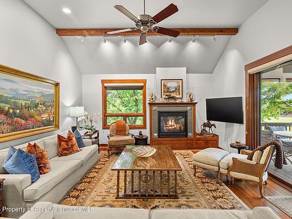 3rd image of 3862 Crystal Bridge Dr