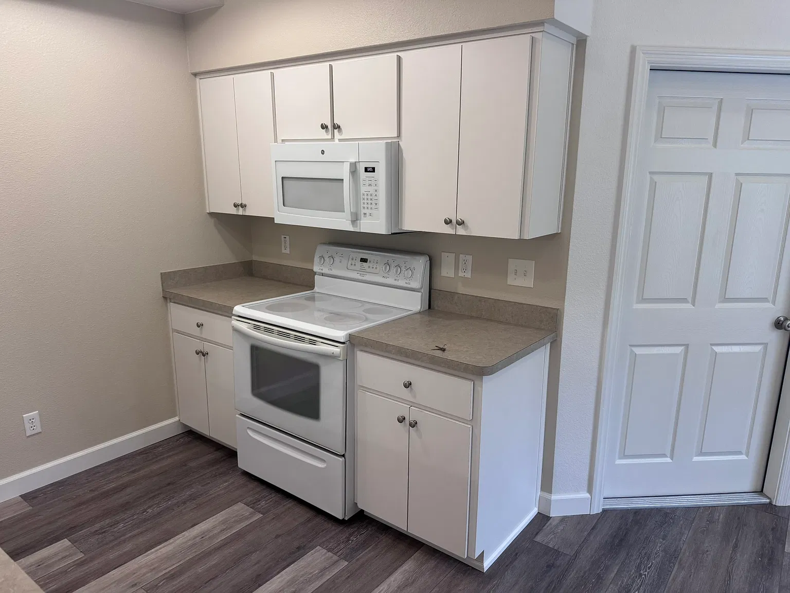 2 bed, 1450 sqft, $1,599 — Photo 4