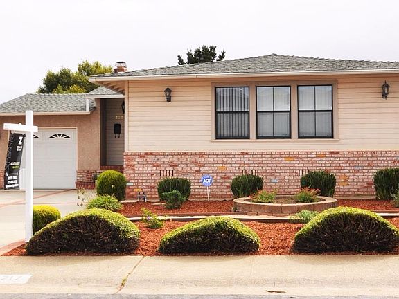 2nd image of 217 Del Monte Ave