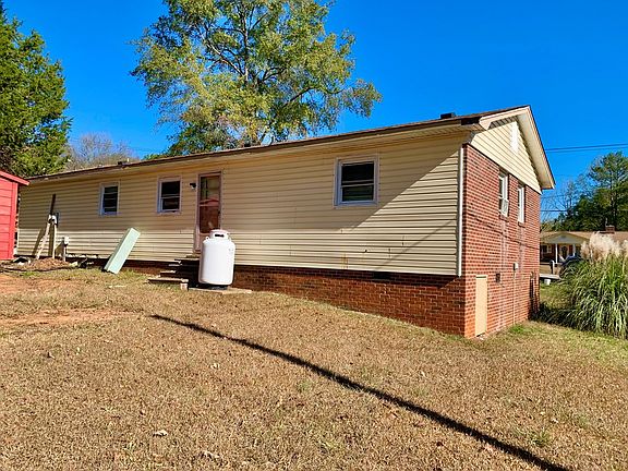 2nd image of 605 Dogwood Dr