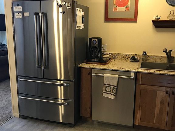 4th image of 2031 N Country Club Dr