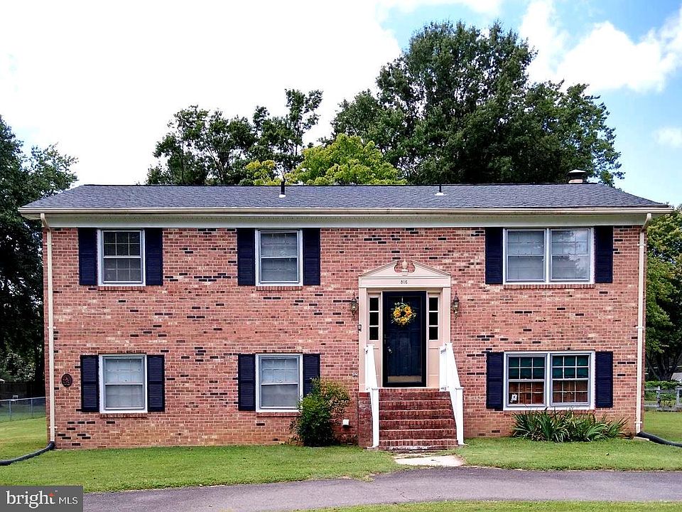1st image of 816 Lincoln Dr