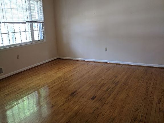 3rd image of 508 Center Dr