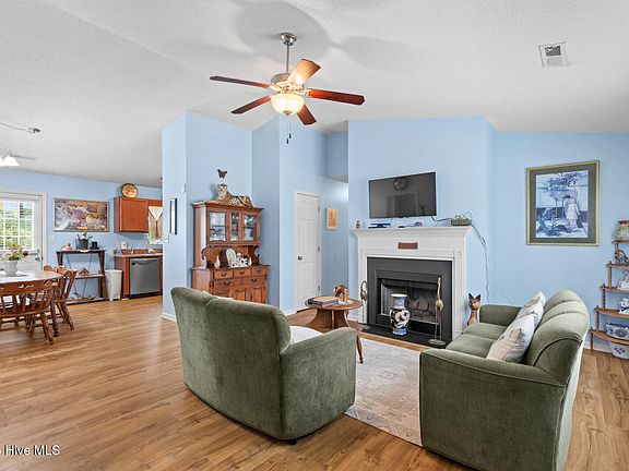 4th image of 110 Pear Tree Lane